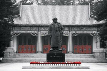 杨靖宇烈士陵园景点图片