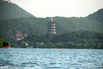 雷峰塔景点天气实景图
