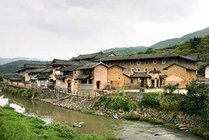 洪坑土楼群景点图片