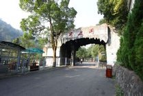 滴水洞景区景点图片