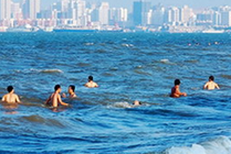 假日海滩旅游区景点天气实景图